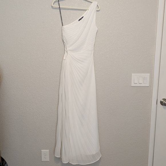 Forever 21 white pleated side cut out one shoulder maxi dress - Picture 13 of 16